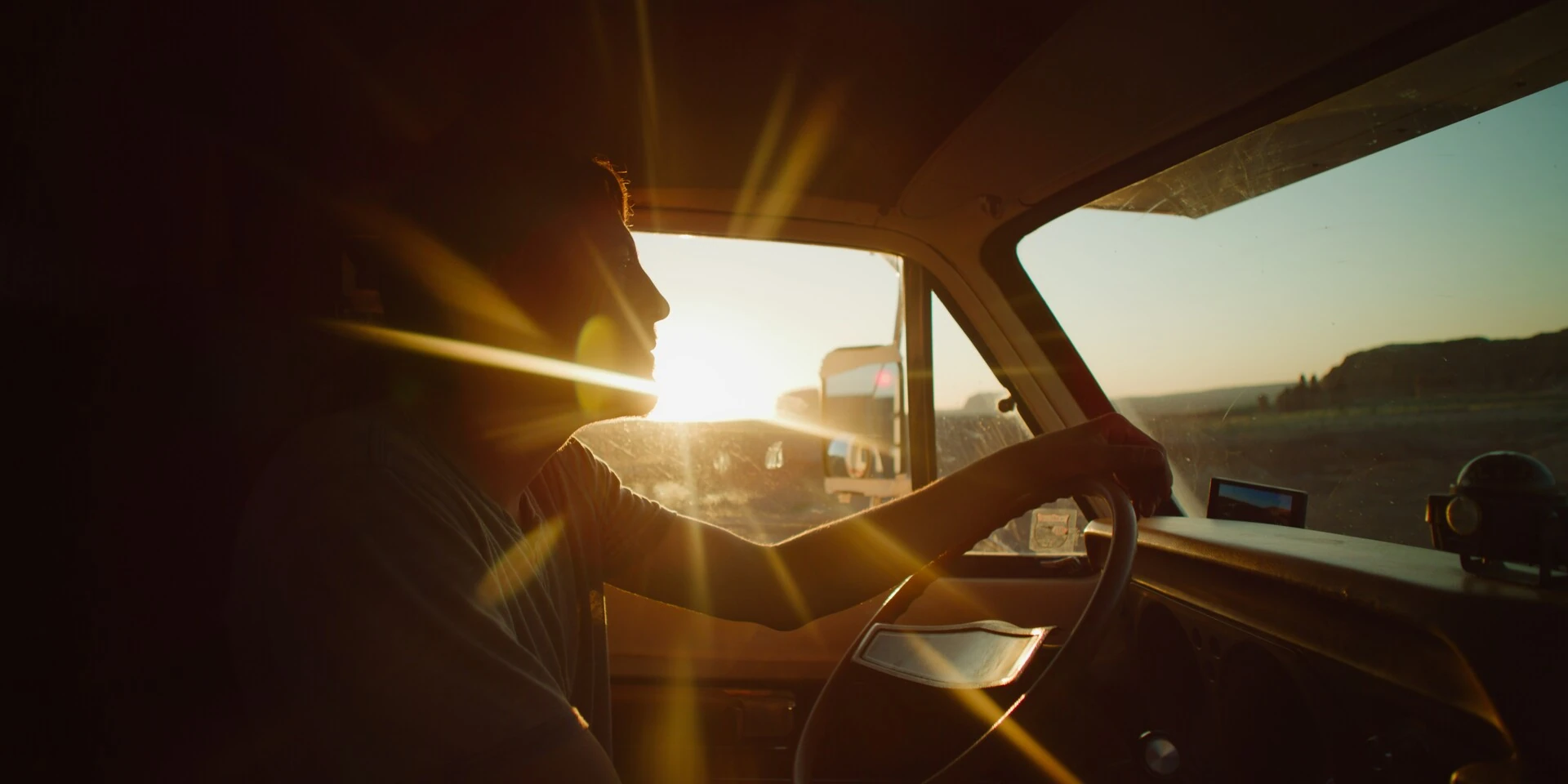 Still from MÀQUINA